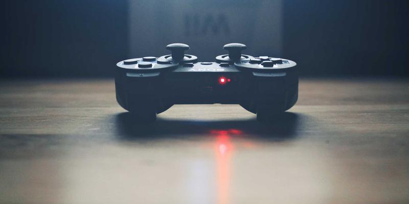 多云与混合云管理策略：企业软件与互联网技术下的成本优化与供应商锁定破解之道