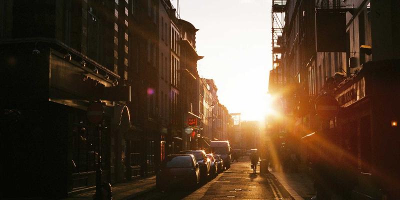 移动应用、网站建设与企业软件：驱动现代企业数字化转型的三大技术支柱