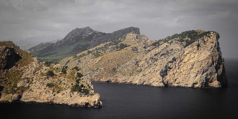 边缘计算与云计算协同：工业互联网时代的关键软件开发策略